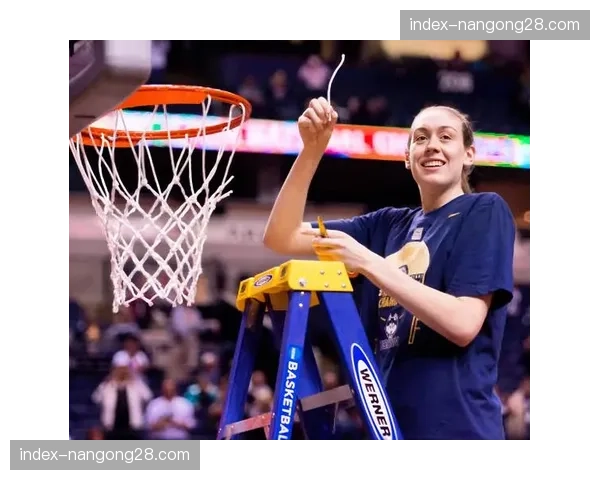 纽约自由人续约Breanna Stewart、Jonquel Jones和Sabrina Ionescu多年合同